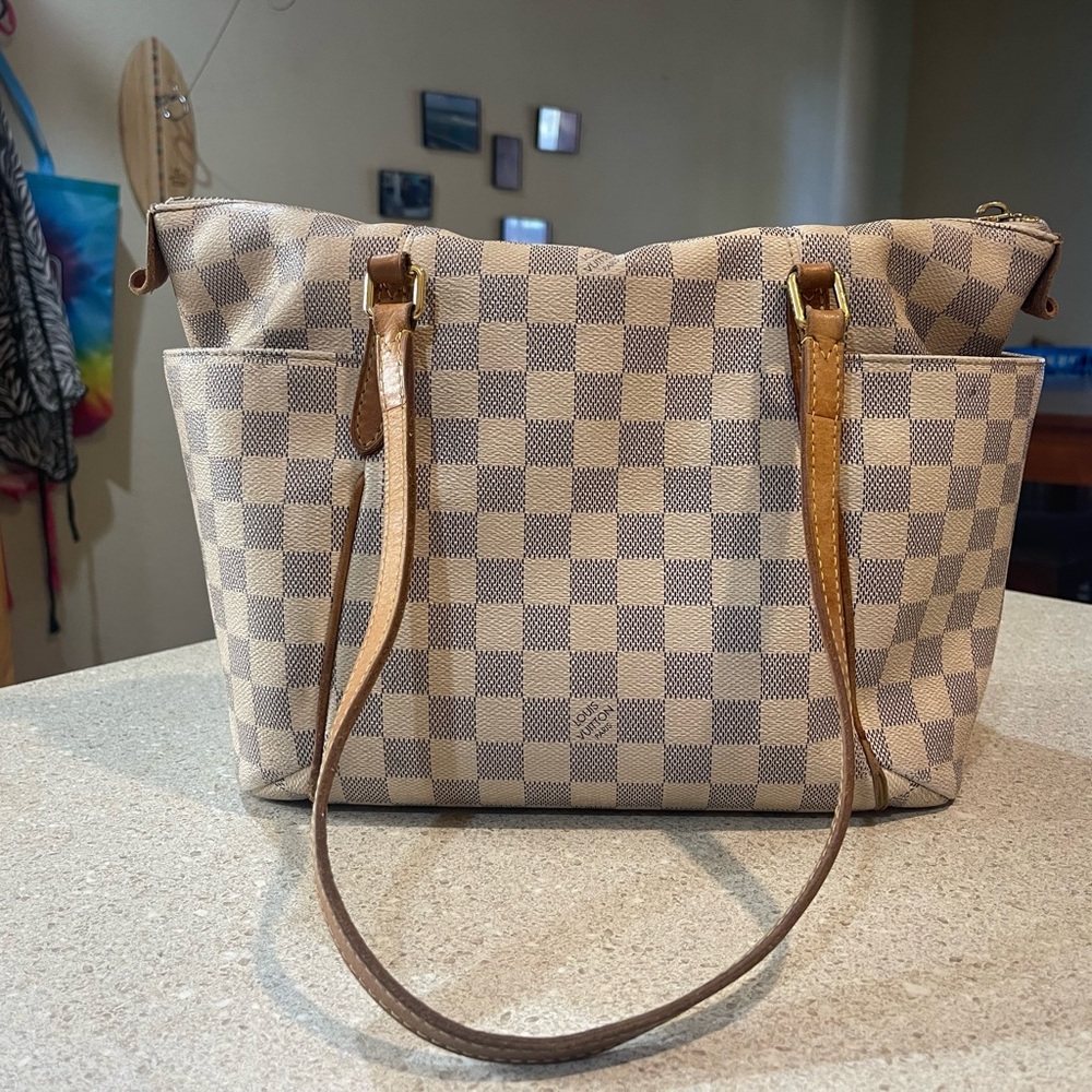 COPY - Louis Vuitton bag! Needs a good clean! - Picture 4 of 4